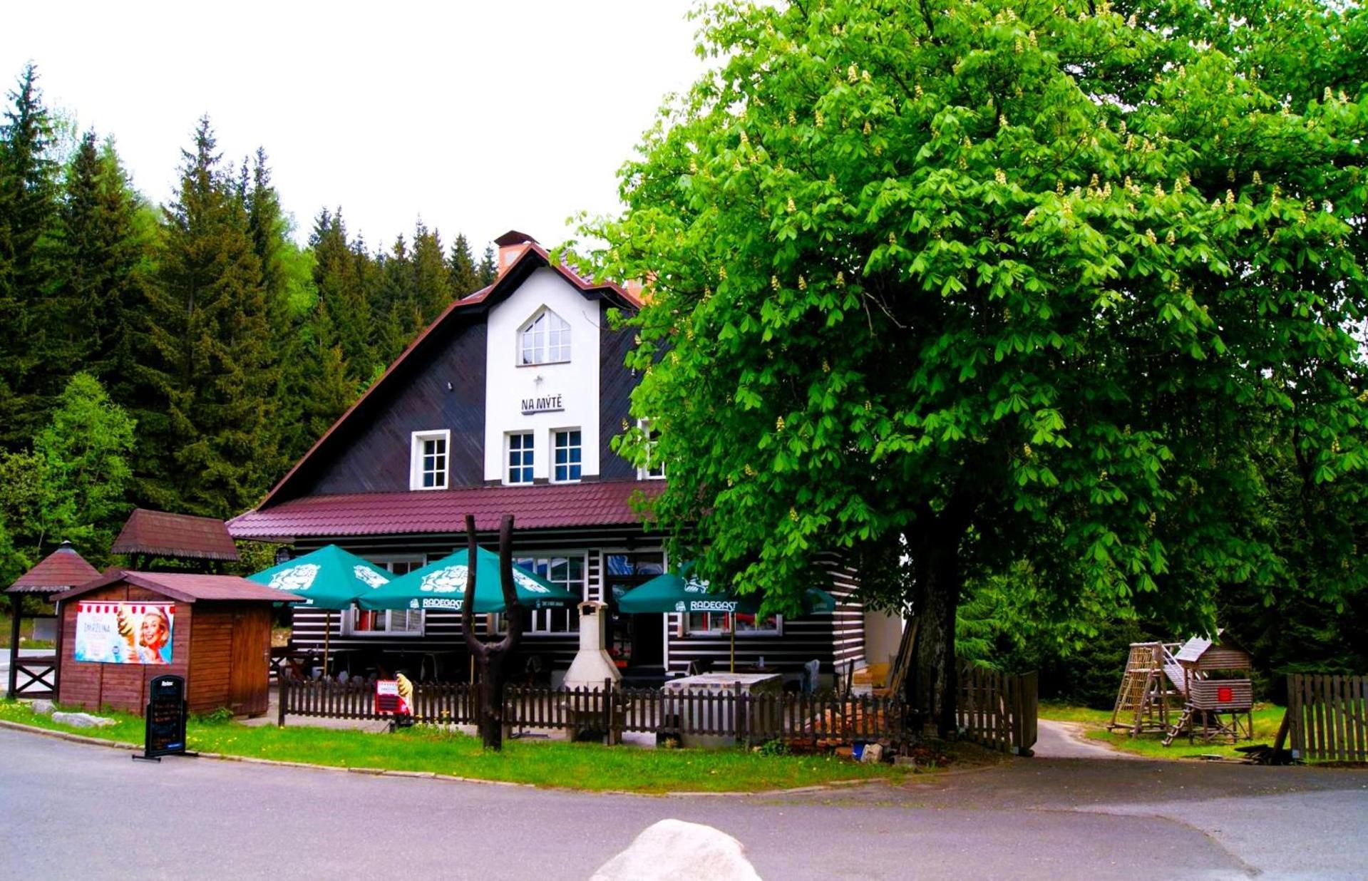 Hotel Hotylek Na Myte à Harrachov Extérieur photo